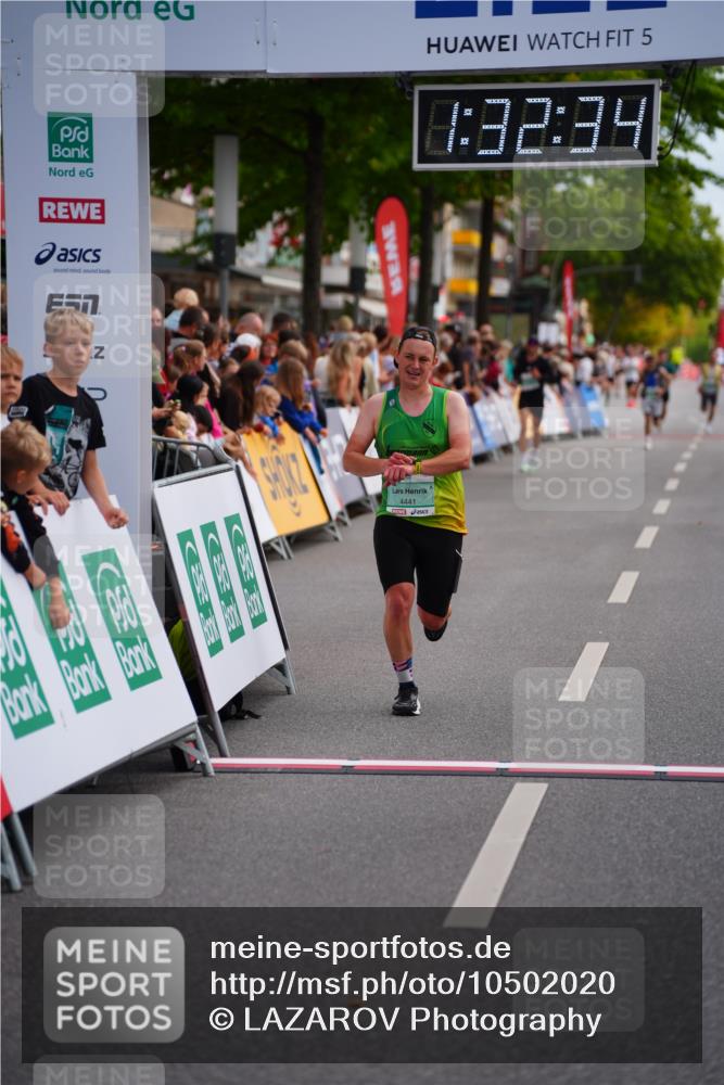 20.09.2026 - PSD Bank Halbmarathon LAZAROV Photography http://msf.ph/oto/10502020 20.09.2026 11:32:34 Ziel 2712, 4441 meine-sportfotos.de