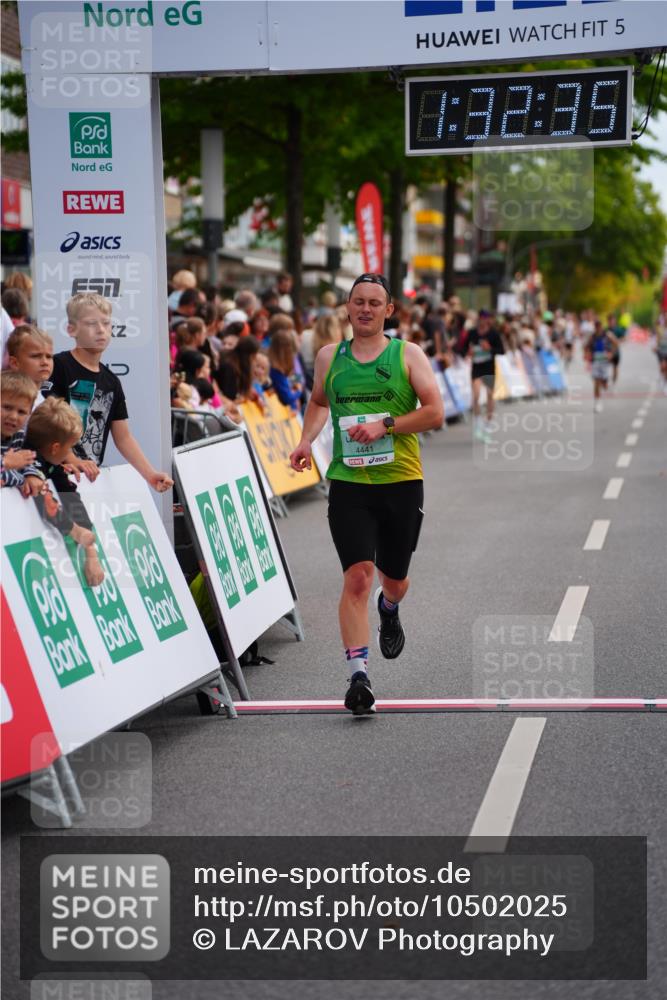 20.09.2026 - PSD Bank Halbmarathon LAZAROV Photography http://msf.ph/oto/10502025 20.09.2026 11:32:35 Ziel 2712, 4441 meine-sportfotos.de