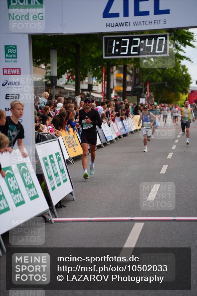20.09.2026 - PSD Bank Halbmarathon LAZAROV Photography http://msf.ph/oto/10502033 20.09.2026 11:32:40 Ziel 1208, 2086, 4441 meine-sportfotos.de