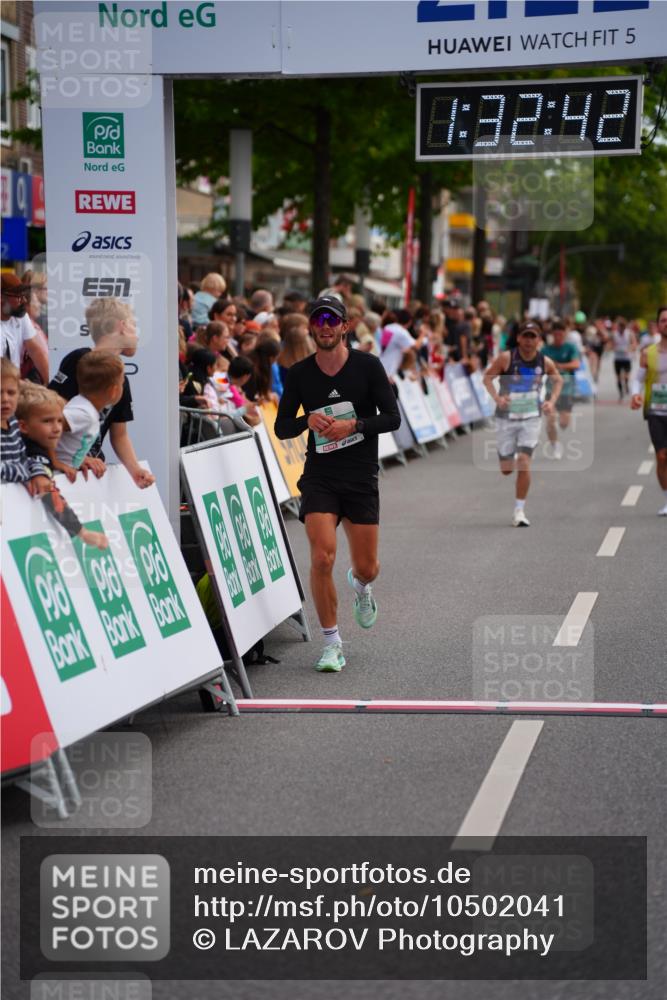20.09.2026 - PSD Bank Halbmarathon LAZAROV Photography http://msf.ph/oto/10502041 20.09.2026 11:32:42 Ziel 1208, 2086, 2575, 4441 meine-sportfotos.de