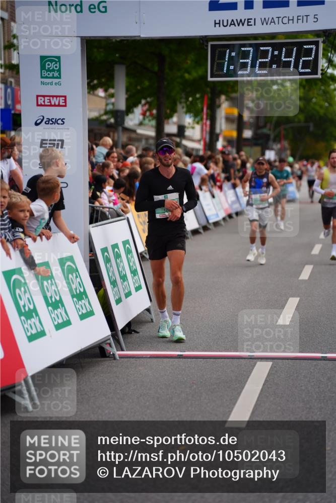 20.09.2026 - PSD Bank Halbmarathon LAZAROV Photography http://msf.ph/oto/10502043 20.09.2026 11:32:42 Ziel 1208, 2086, 2575, 4441 meine-sportfotos.de