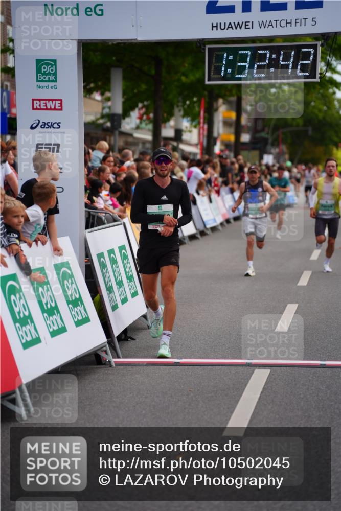 20.09.2026 - PSD Bank Halbmarathon LAZAROV Photography http://msf.ph/oto/10502045 20.09.2026 11:32:42 Ziel 1208, 2086, 2575, 4441 meine-sportfotos.de