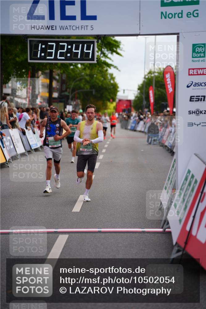 20.09.2026 - PSD Bank Halbmarathon LAZAROV Photography http://msf.ph/oto/10502054 20.09.2026 11:32:43 Ziel 1208, 2086, 2575 meine-sportfotos.de