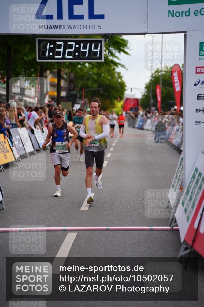 20.09.2026 - PSD Bank Halbmarathon LAZAROV Photography http://msf.ph/oto/10502057 20.09.2026 11:32:44 Ziel 1208, 2086, 2575, 2625 meine-sportfotos.de