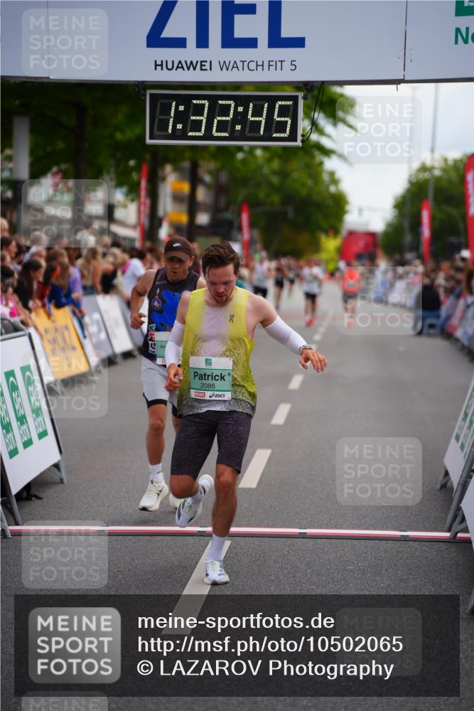 20.09.2026 - PSD Bank Halbmarathon LAZAROV Photography http://msf.ph/oto/10502065 20.09.2026 11:32:45 Ziel 1208, 2086, 2575, 2625 meine-sportfotos.de