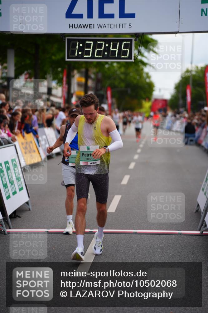 20.09.2026 - PSD Bank Halbmarathon LAZAROV Photography http://msf.ph/oto/10502068 20.09.2026 11:32:45 Ziel 1208, 2086, 2575, 2625 meine-sportfotos.de