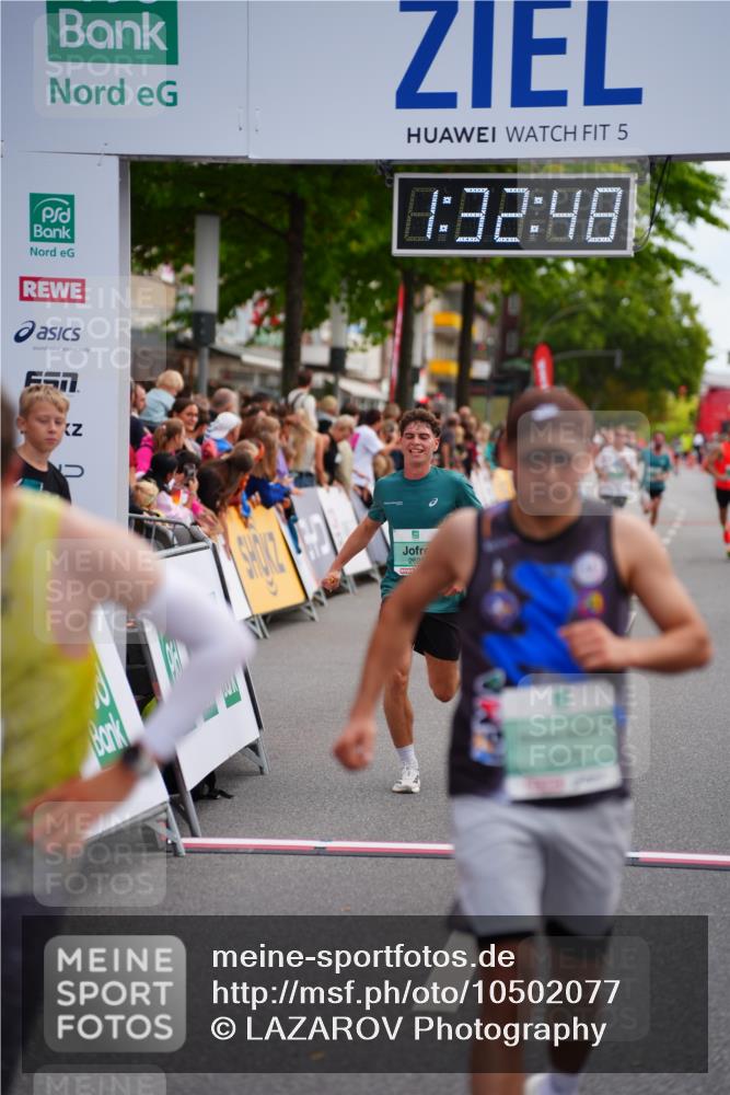 20.09.2026 - PSD Bank Halbmarathon LAZAROV Photography http://msf.ph/oto/10502077 20.09.2026 11:32:47 Ziel 1208, 2086, 2575, 2625 meine-sportfotos.de