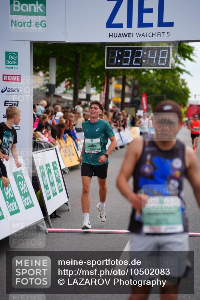 20.09.2026 - PSD Bank Halbmarathon LAZAROV Photography http://msf.ph/oto/10502083 20.09.2026 11:32:48 Ziel 1208, 2086, 2575, 2625 meine-sportfotos.de