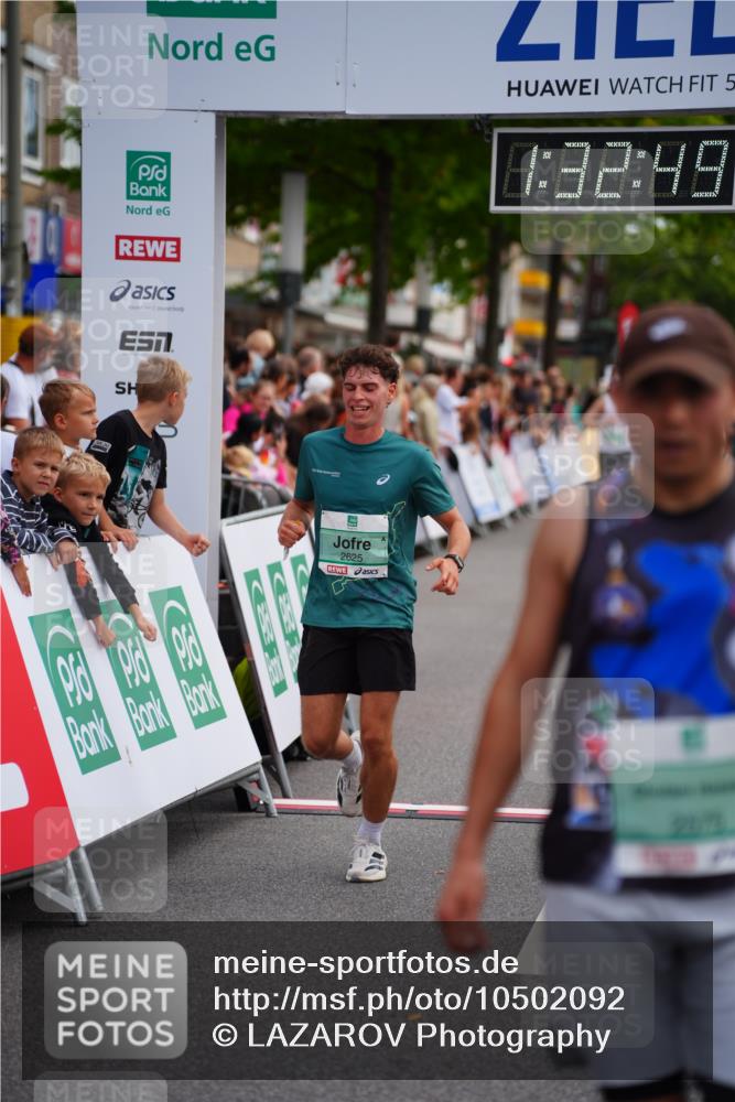 20.09.2026 - PSD Bank Halbmarathon LAZAROV Photography http://msf.ph/oto/10502092 20.09.2026 11:32:48 Ziel 1208, 2086, 2575, 2625 meine-sportfotos.de