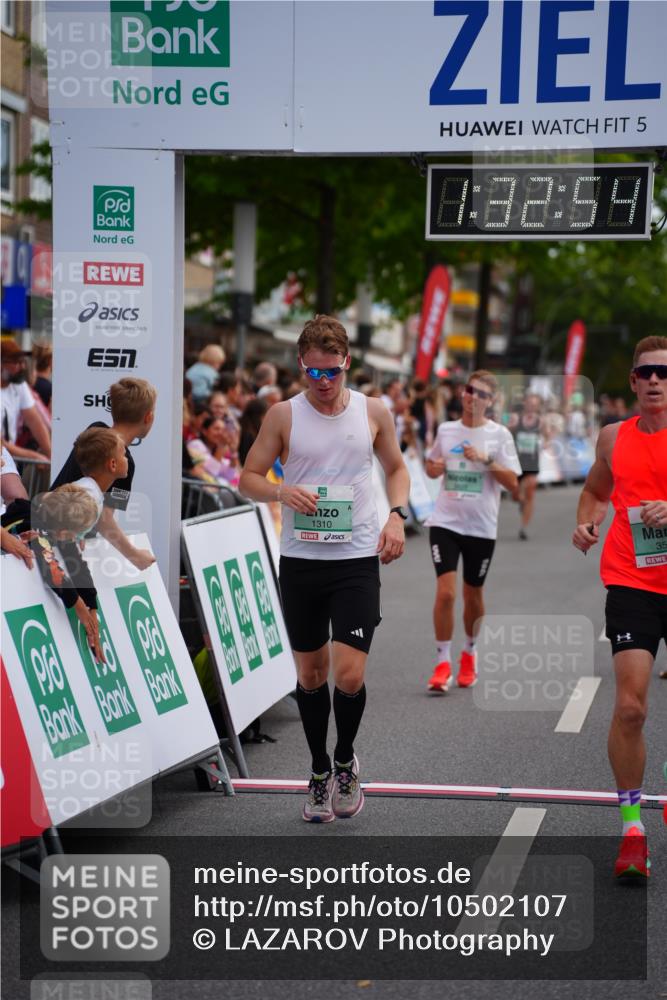 20.09.2026 - PSD Bank Halbmarathon LAZAROV Photography http://msf.ph/oto/10502107 20.09.2026 11:32:54 Ziel 1310, 2498, 2625, 3423, 3508 meine-sportfotos.de