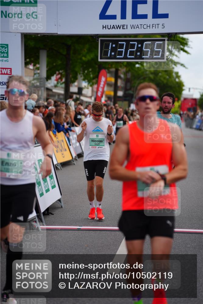 20.09.2026 - PSD Bank Halbmarathon LAZAROV Photography http://msf.ph/oto/10502119 20.09.2026 11:32:55 Ziel 1310, 2498, 2625, 3423, 3508 meine-sportfotos.de