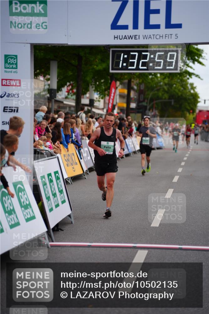 20.09.2026 - PSD Bank Halbmarathon LAZAROV Photography http://msf.ph/oto/10502135 20.09.2026 11:32:59 Ziel 1310, 1721, 1922, 2498, 3423, 3508 meine-sportfotos.de