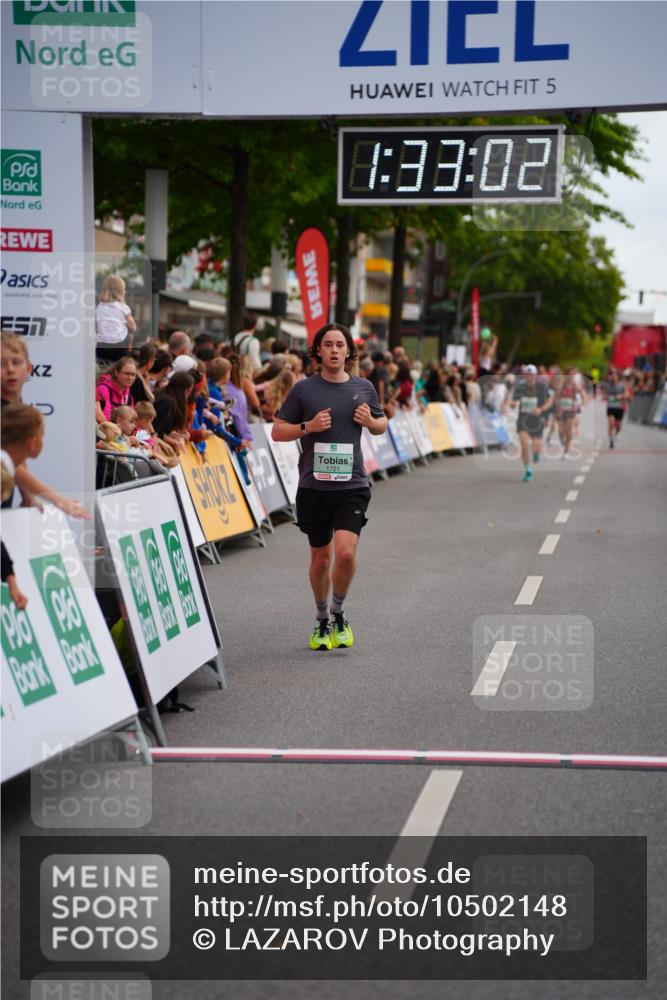 20.09.2026 - PSD Bank Halbmarathon LAZAROV Photography http://msf.ph/oto/10502148 20.09.2026 11:33:02 Ziel 1310, 1721, 1922, 2498, 3423, 3508 meine-sportfotos.de