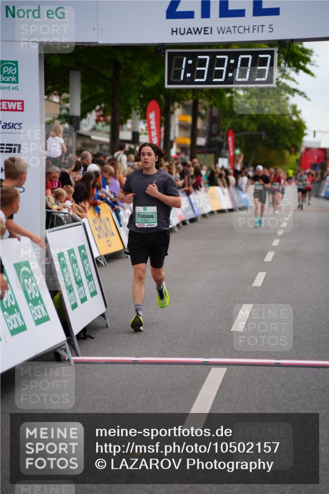 20.09.2026 - PSD Bank Halbmarathon LAZAROV Photography http://msf.ph/oto/10502157 20.09.2026 11:33:02 Ziel 1310, 1721, 1922, 2498, 3423, 3508 meine-sportfotos.de