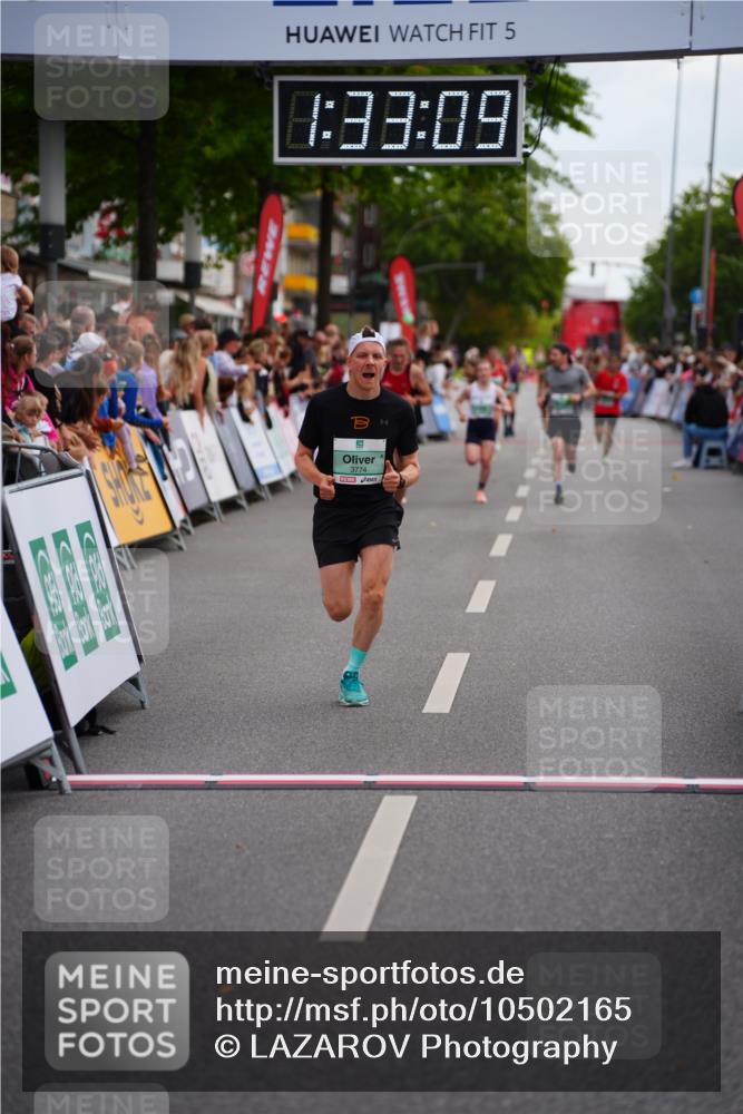20.09.2026 - PSD Bank Halbmarathon LAZAROV Photography http://msf.ph/oto/10502165 20.09.2026 11:33:09 Ziel 1721, 3774, 4145 meine-sportfotos.de