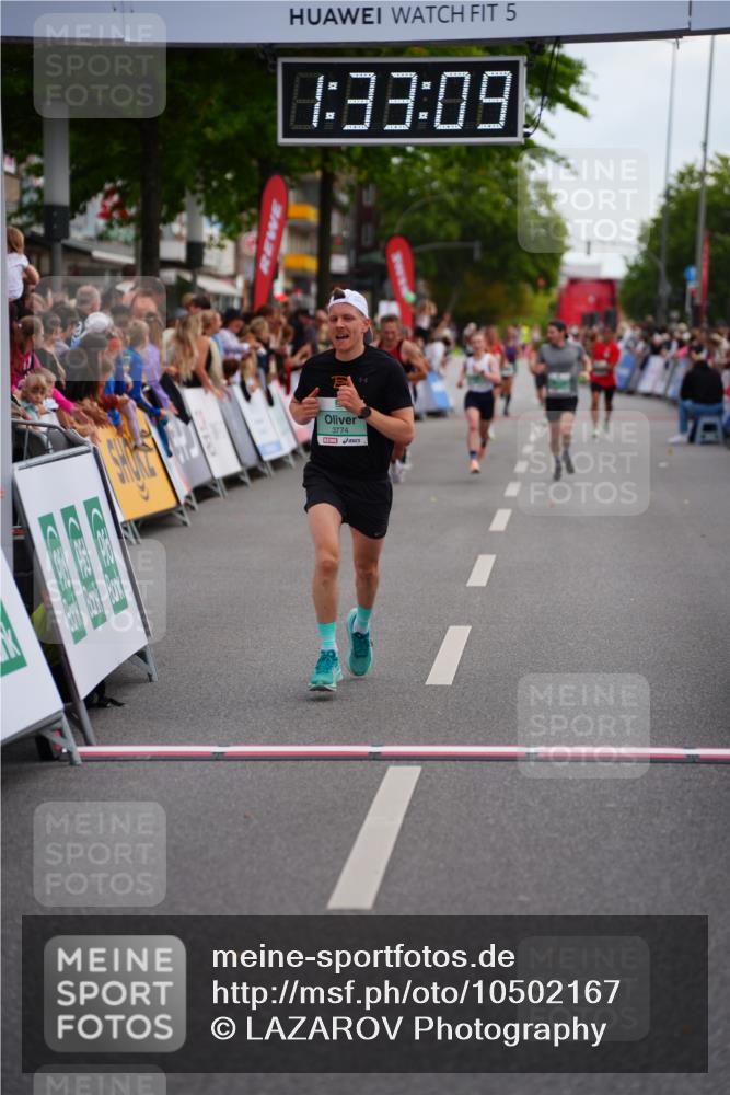 20.09.2026 - PSD Bank Halbmarathon LAZAROV Photography http://msf.ph/oto/10502167 20.09.2026 11:33:09 Ziel 1721, 3774, 4145 meine-sportfotos.de