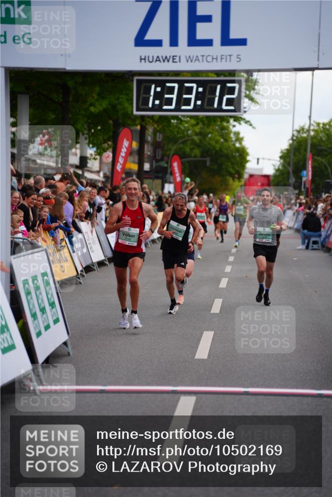 20.09.2026 - PSD Bank Halbmarathon LAZAROV Photography http://msf.ph/oto/10502169 20.09.2026 11:33:12 Ziel 1849, 3774, 3994, 4116, 4145 meine-sportfotos.de