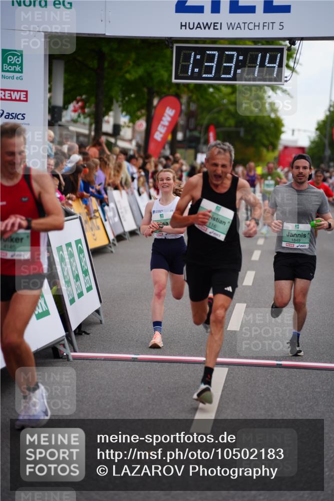 20.09.2026 - PSD Bank Halbmarathon LAZAROV Photography http://msf.ph/oto/10502183 20.09.2026 11:33:14 Ziel 1849, 3774, 3994, 4116, 4145 meine-sportfotos.de