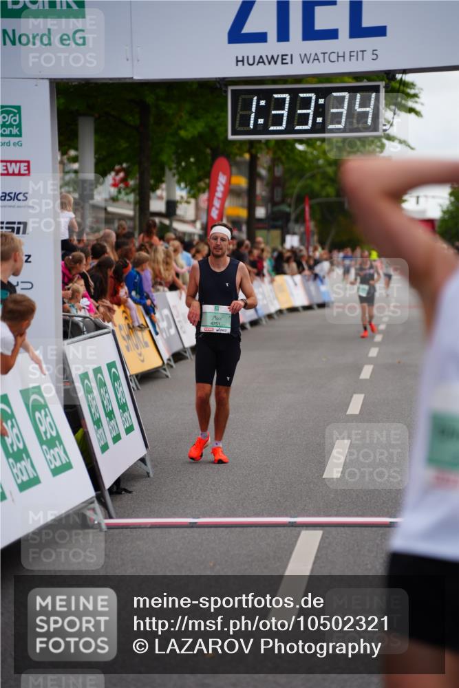 20.09.2026 - PSD Bank Halbmarathon LAZAROV Photography http://msf.ph/oto/10502321 20.09.2026 11:33:33 Ziel 1737, 2789, 4352, 4751 meine-sportfotos.de