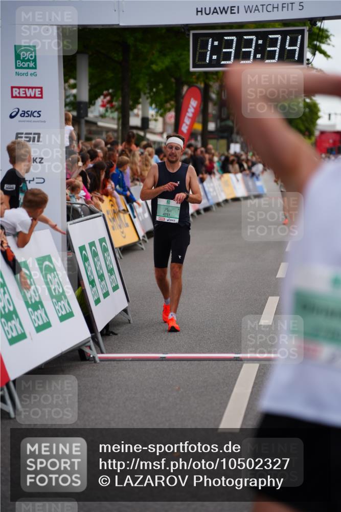 20.09.2026 - PSD Bank Halbmarathon LAZAROV Photography http://msf.ph/oto/10502327 20.09.2026 11:33:34 Ziel 1737, 2789, 4352, 4751 meine-sportfotos.de