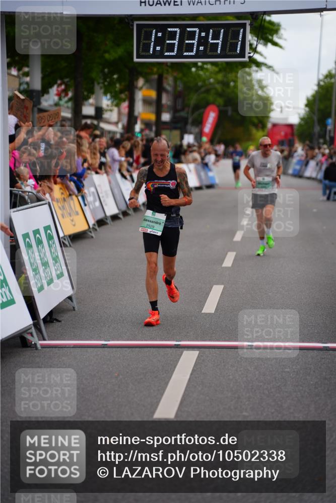 20.09.2026 - PSD Bank Halbmarathon LAZAROV Photography http://msf.ph/oto/10502338 20.09.2026 11:33:40 Ziel 2529, 4395, 4751 meine-sportfotos.de