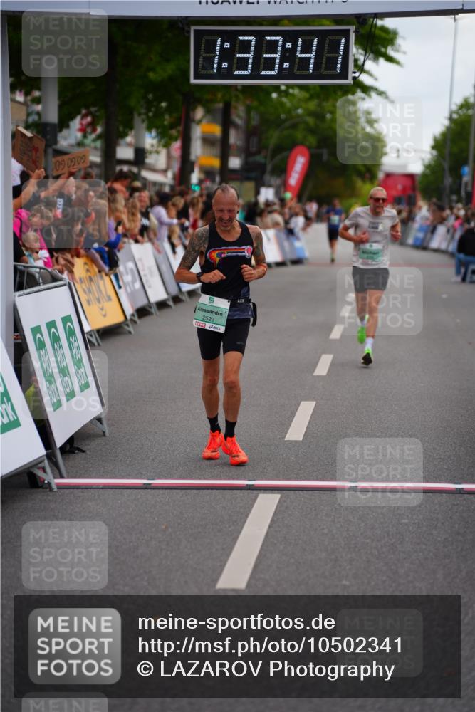 20.09.2026 - PSD Bank Halbmarathon LAZAROV Photography http://msf.ph/oto/10502341 20.09.2026 11:33:41 Ziel 2529, 4395, 4751 meine-sportfotos.de