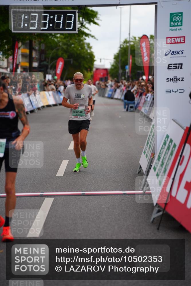 20.09.2026 - PSD Bank Halbmarathon LAZAROV Photography http://msf.ph/oto/10502353 20.09.2026 11:33:42 Ziel 2529, 4395, 4751 meine-sportfotos.de