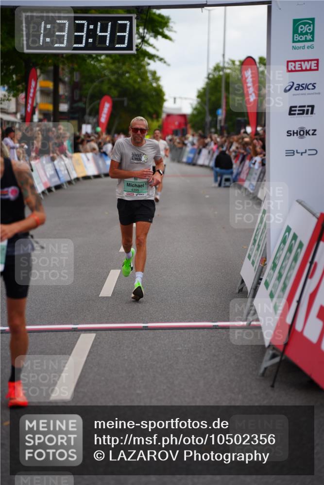 20.09.2026 - PSD Bank Halbmarathon LAZAROV Photography http://msf.ph/oto/10502356 20.09.2026 11:33:43 Ziel 2529, 4395, 4751 meine-sportfotos.de