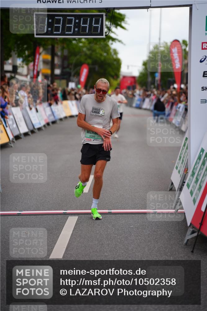 20.09.2026 - PSD Bank Halbmarathon LAZAROV Photography http://msf.ph/oto/10502358 20.09.2026 11:33:43 Ziel 2529, 4395, 4751 meine-sportfotos.de