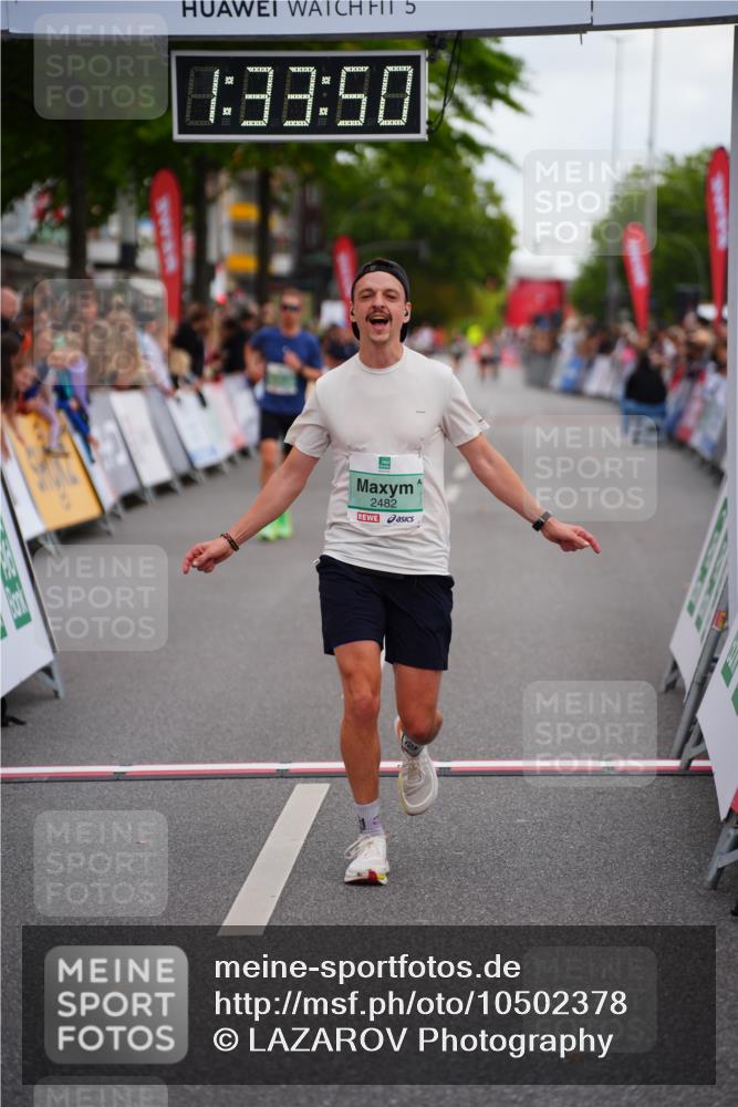 20.09.2026 - PSD Bank Halbmarathon LAZAROV Photography http://msf.ph/oto/10502378 20.09.2026 11:33:49 Ziel 2201, 2482, 2529, 4395 meine-sportfotos.de