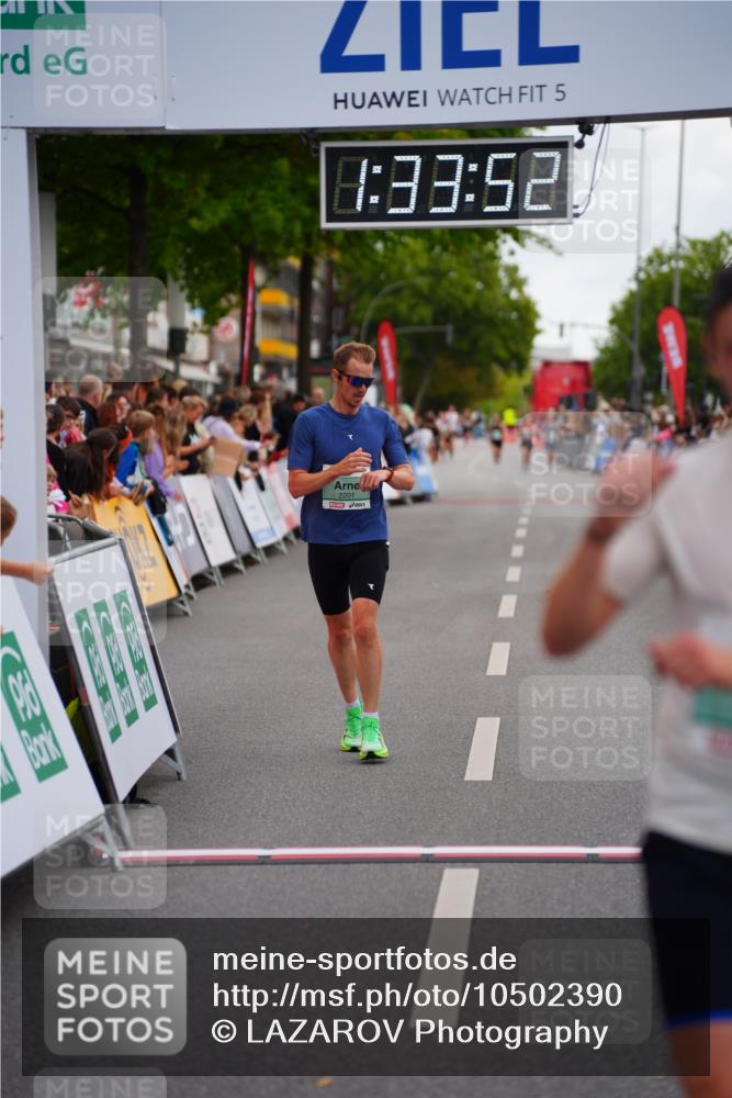 20.09.2026 - PSD Bank Halbmarathon LAZAROV Photography http://msf.ph/oto/10502390 20.09.2026 11:33:52 Ziel 2201, 2482 meine-sportfotos.de