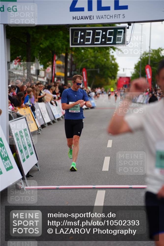 20.09.2026 - PSD Bank Halbmarathon LAZAROV Photography http://msf.ph/oto/10502393 20.09.2026 11:33:52 Ziel 2201, 2482 meine-sportfotos.de