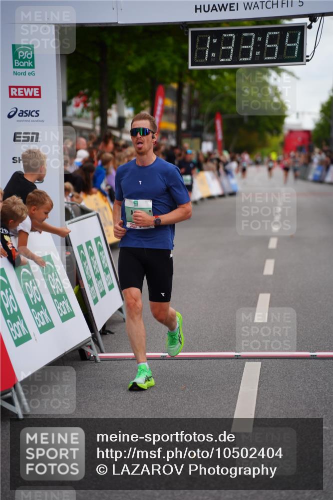 20.09.2026 - PSD Bank Halbmarathon LAZAROV Photography http://msf.ph/oto/10502404 20.09.2026 11:33:53 Ziel 2201, 2482 meine-sportfotos.de