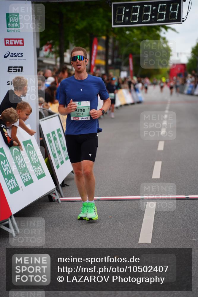 20.09.2026 - PSD Bank Halbmarathon LAZAROV Photography http://msf.ph/oto/10502407 20.09.2026 11:33:54 Ziel 2201, 2482 meine-sportfotos.de