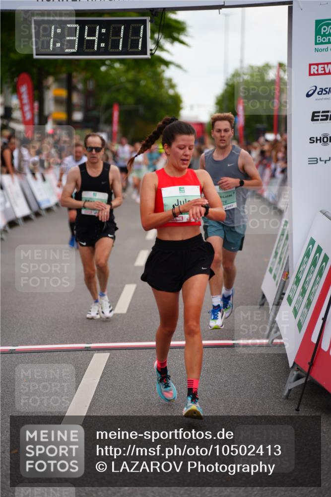20.09.2026 - PSD Bank Halbmarathon LAZAROV Photography http://msf.ph/oto/10502413 20.09.2026 11:34:11 Ziel 1384, 1995, 2265, 3551, 4276, 4690 meine-sportfotos.de