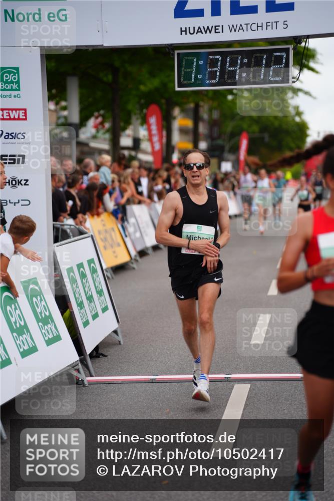 20.09.2026 - PSD Bank Halbmarathon LAZAROV Photography http://msf.ph/oto/10502417 20.09.2026 11:34:12 Ziel 1384, 1995, 2265, 3551, 4276, 4690 meine-sportfotos.de