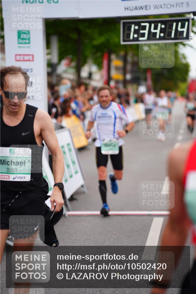 20.09.2026 - PSD Bank Halbmarathon LAZAROV Photography http://msf.ph/oto/10502420 20.09.2026 11:34:13 Ziel 1384, 1995, 3551, 4276, 4690 meine-sportfotos.de
