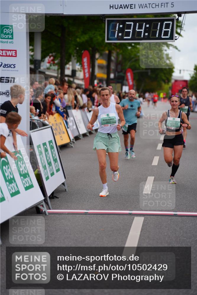 20.09.2026 - PSD Bank Halbmarathon LAZAROV Photography http://msf.ph/oto/10502429 20.09.2026 11:34:18 Ziel 1384, 1871, 1995, 2043, 2547, 2945, 3551, 4276, 4783 meine-sportfotos.de