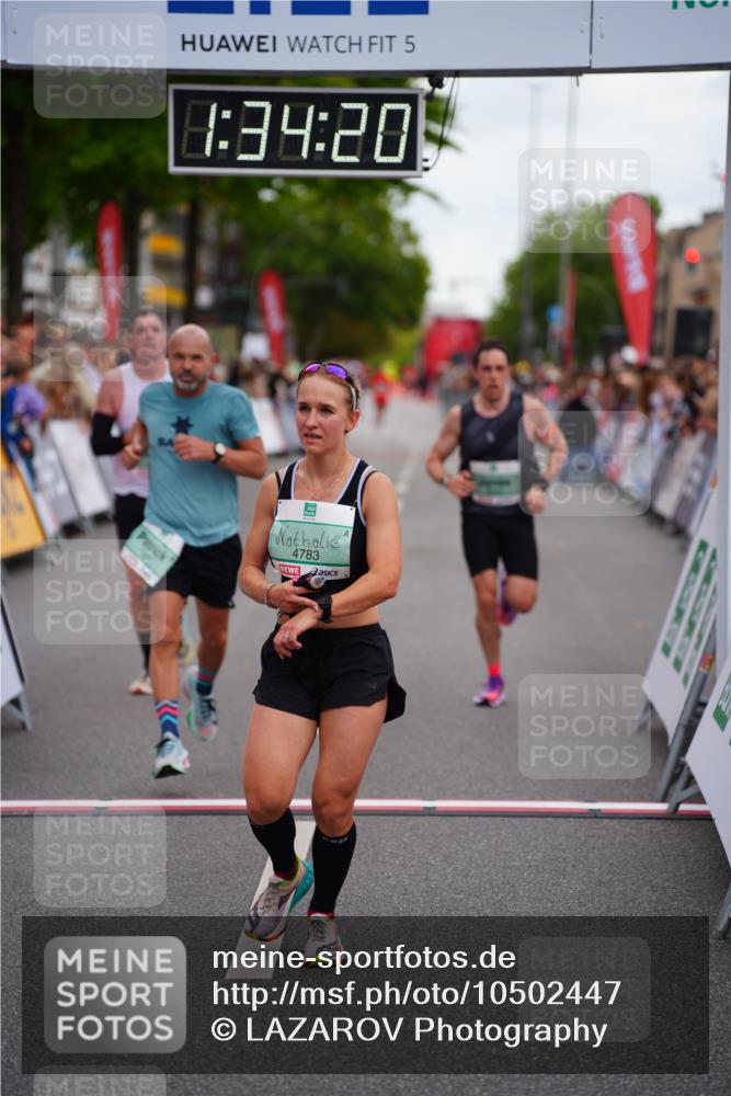 20.09.2026 - PSD Bank Halbmarathon LAZAROV Photography http://msf.ph/oto/10502447 20.09.2026 11:34:20 Ziel 1384, 1871, 2043, 2547, 2945, 4783 meine-sportfotos.de