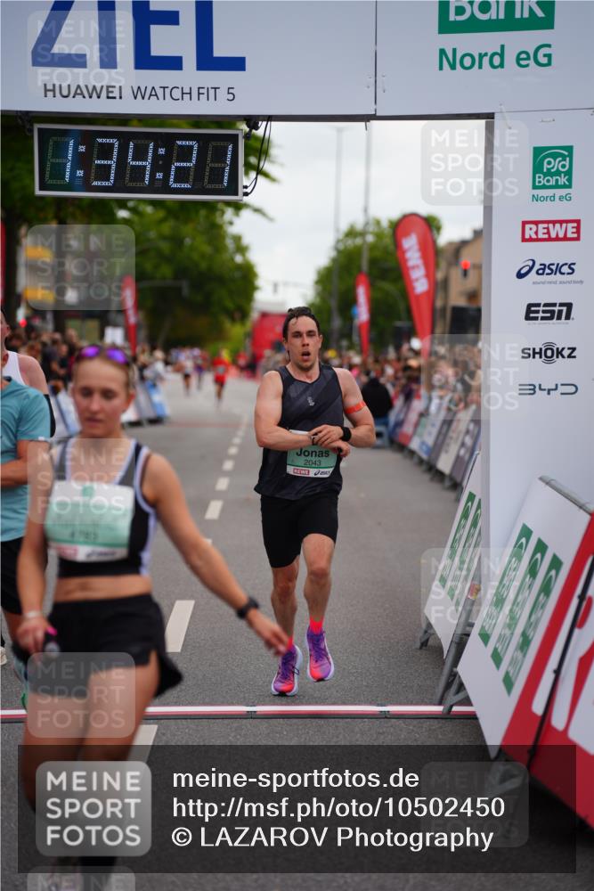 20.09.2026 - PSD Bank Halbmarathon LAZAROV Photography http://msf.ph/oto/10502450 20.09.2026 11:34:21 Ziel 1384, 1871, 2043, 2547, 2945, 4783 meine-sportfotos.de