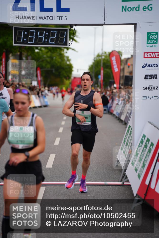 20.09.2026 - PSD Bank Halbmarathon LAZAROV Photography http://msf.ph/oto/10502455 20.09.2026 11:34:21 Ziel 1384, 1871, 2043, 2547, 2945, 4783 meine-sportfotos.de