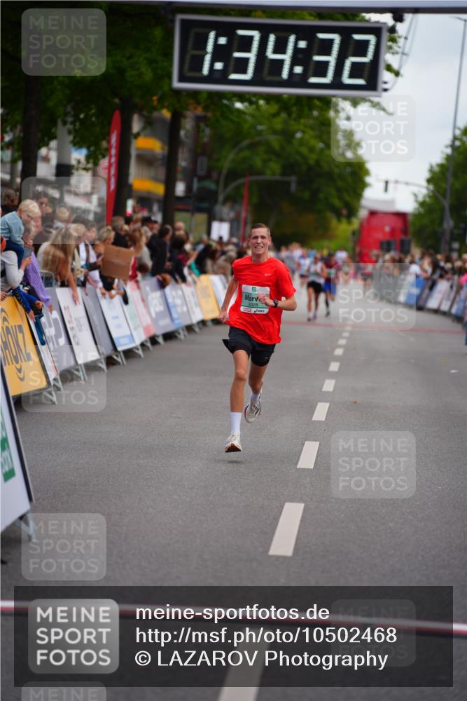 20.09.2026 - PSD Bank Halbmarathon LAZAROV Photography http://msf.ph/oto/10502468 20.09.2026 11:34:31 Ziel 3328 meine-sportfotos.de