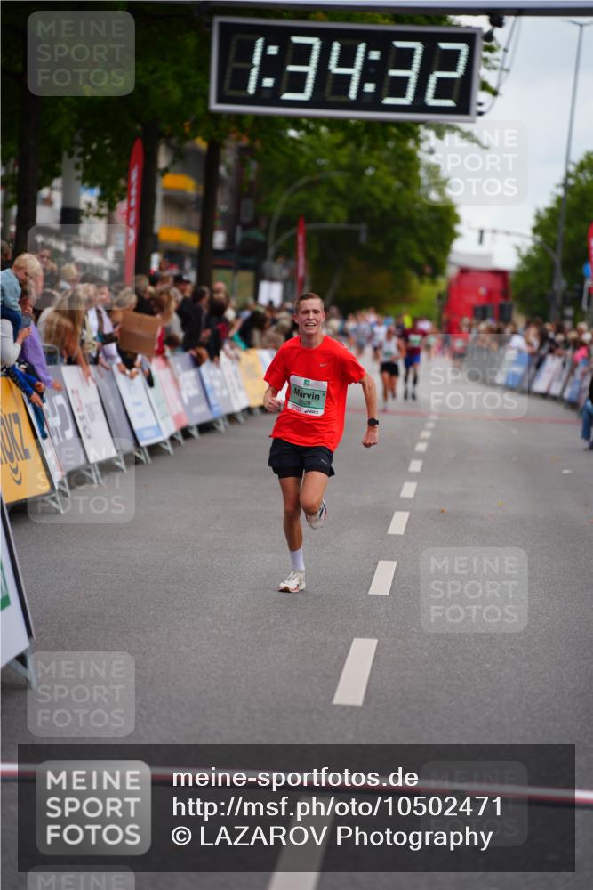 20.09.2026 - PSD Bank Halbmarathon LAZAROV Photography http://msf.ph/oto/10502471 20.09.2026 11:34:31 Ziel 3328 meine-sportfotos.de