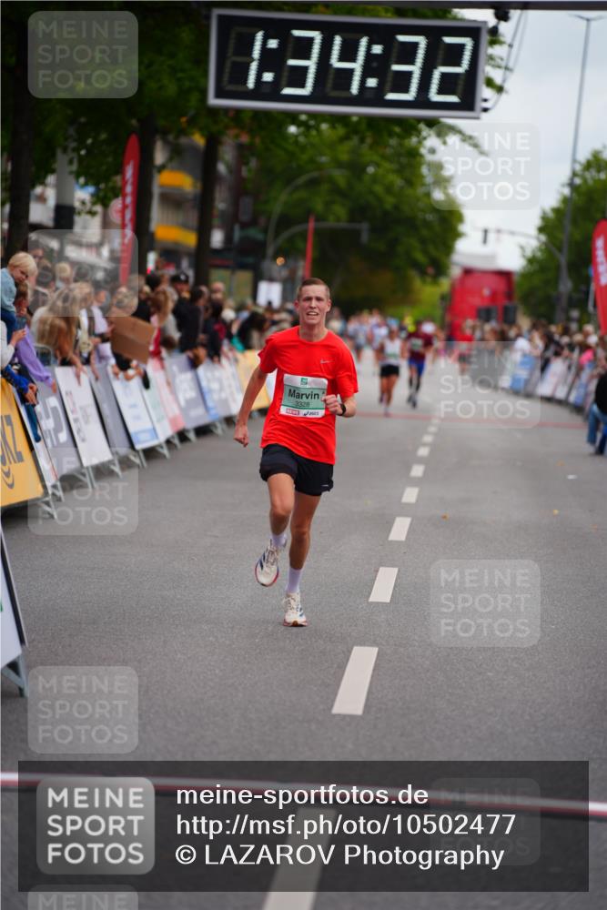20.09.2026 - PSD Bank Halbmarathon LAZAROV Photography http://msf.ph/oto/10502477 20.09.2026 11:34:32 Ziel 3328 meine-sportfotos.de