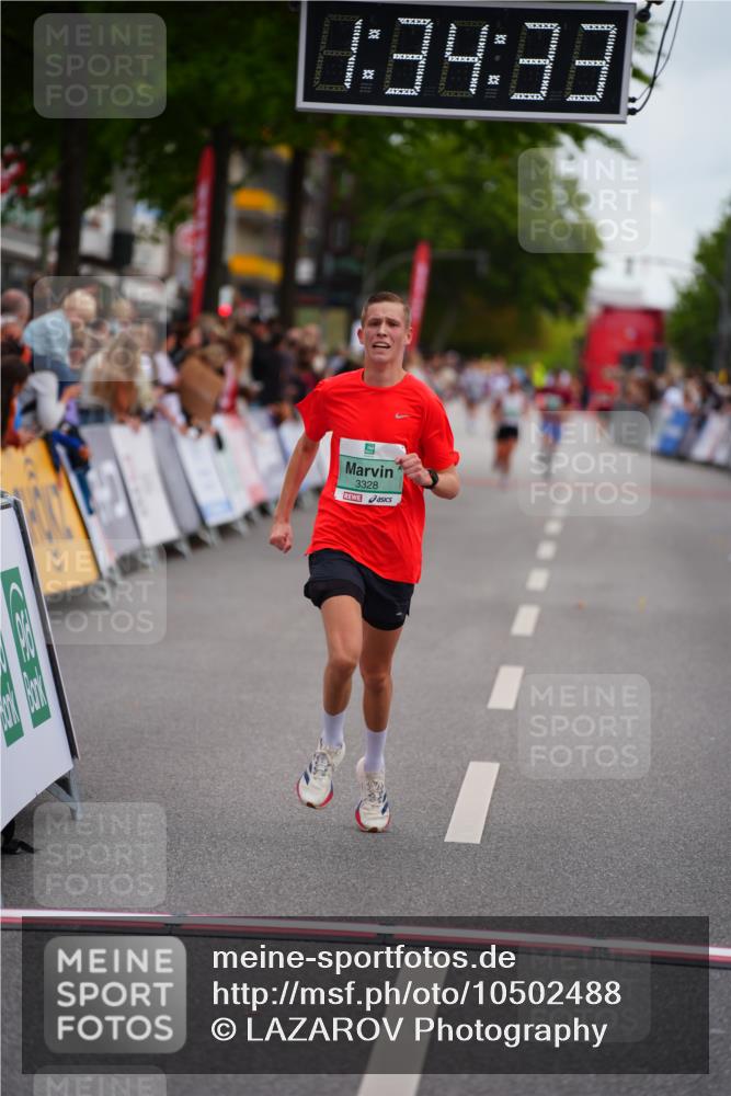 20.09.2026 - PSD Bank Halbmarathon LAZAROV Photography http://msf.ph/oto/10502488 20.09.2026 11:34:32 Ziel 3328 meine-sportfotos.de