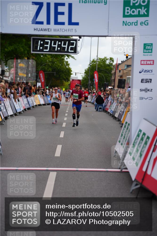 20.09.2026 - PSD Bank Halbmarathon LAZAROV Photography http://msf.ph/oto/10502505 20.09.2026 11:34:41 Ziel 3328, 4702 meine-sportfotos.de