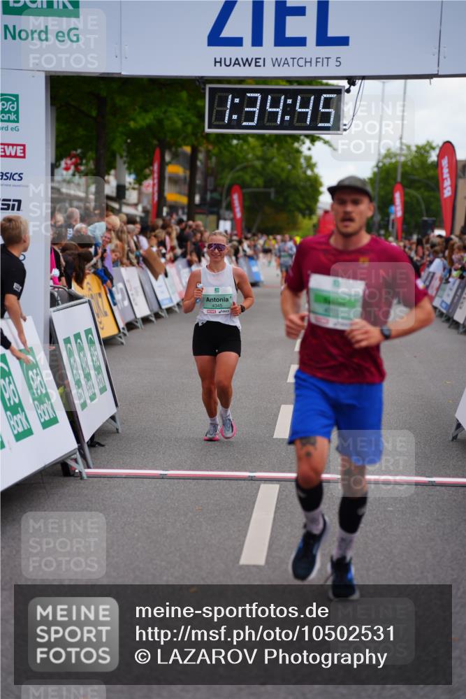 20.09.2026 - PSD Bank Halbmarathon LAZAROV Photography http://msf.ph/oto/10502531 20.09.2026 11:34:45 Ziel 4345, 4702 meine-sportfotos.de