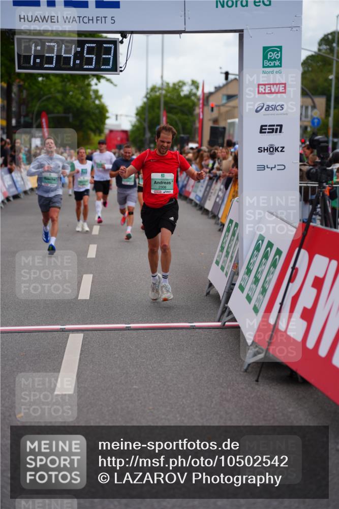 20.09.2026 - PSD Bank Halbmarathon LAZAROV Photography http://msf.ph/oto/10502542 20.09.2026 11:34:53 Ziel 1535, 1632, 2308, 2910, 3267, 4297, 4345 meine-sportfotos.de