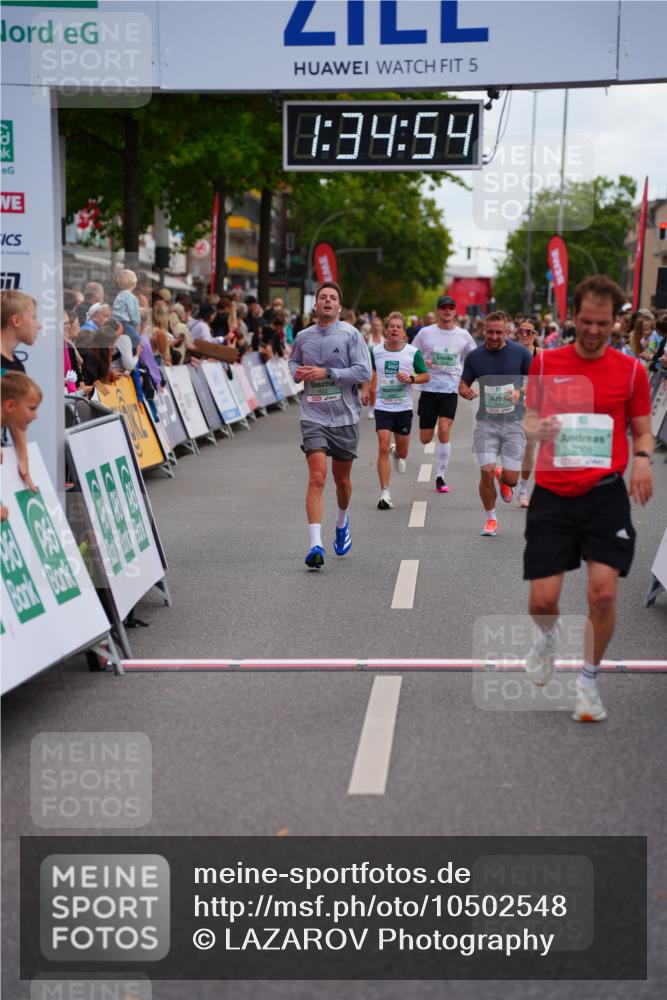 20.09.2026 - PSD Bank Halbmarathon LAZAROV Photography http://msf.ph/oto/10502548 20.09.2026 11:34:54 Ziel 1535, 1632, 2308, 2910, 3267, 4297, 4345 meine-sportfotos.de