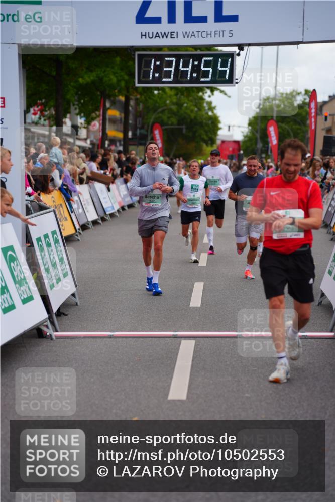 20.09.2026 - PSD Bank Halbmarathon LAZAROV Photography http://msf.ph/oto/10502553 20.09.2026 11:34:54 Ziel 1535, 1632, 2308, 2910, 3267, 4297, 4345 meine-sportfotos.de